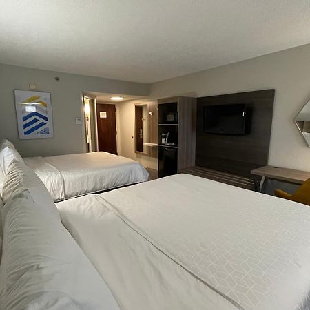 Holiday Inn Express Burlington By Ihg Εξωτερικό φωτογραφία
