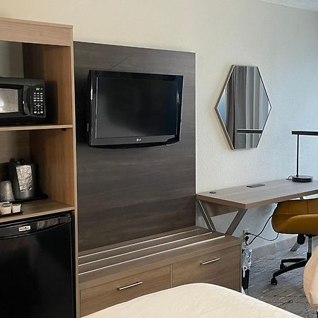 Holiday Inn Express Burlington By Ihg Εξωτερικό φωτογραφία
