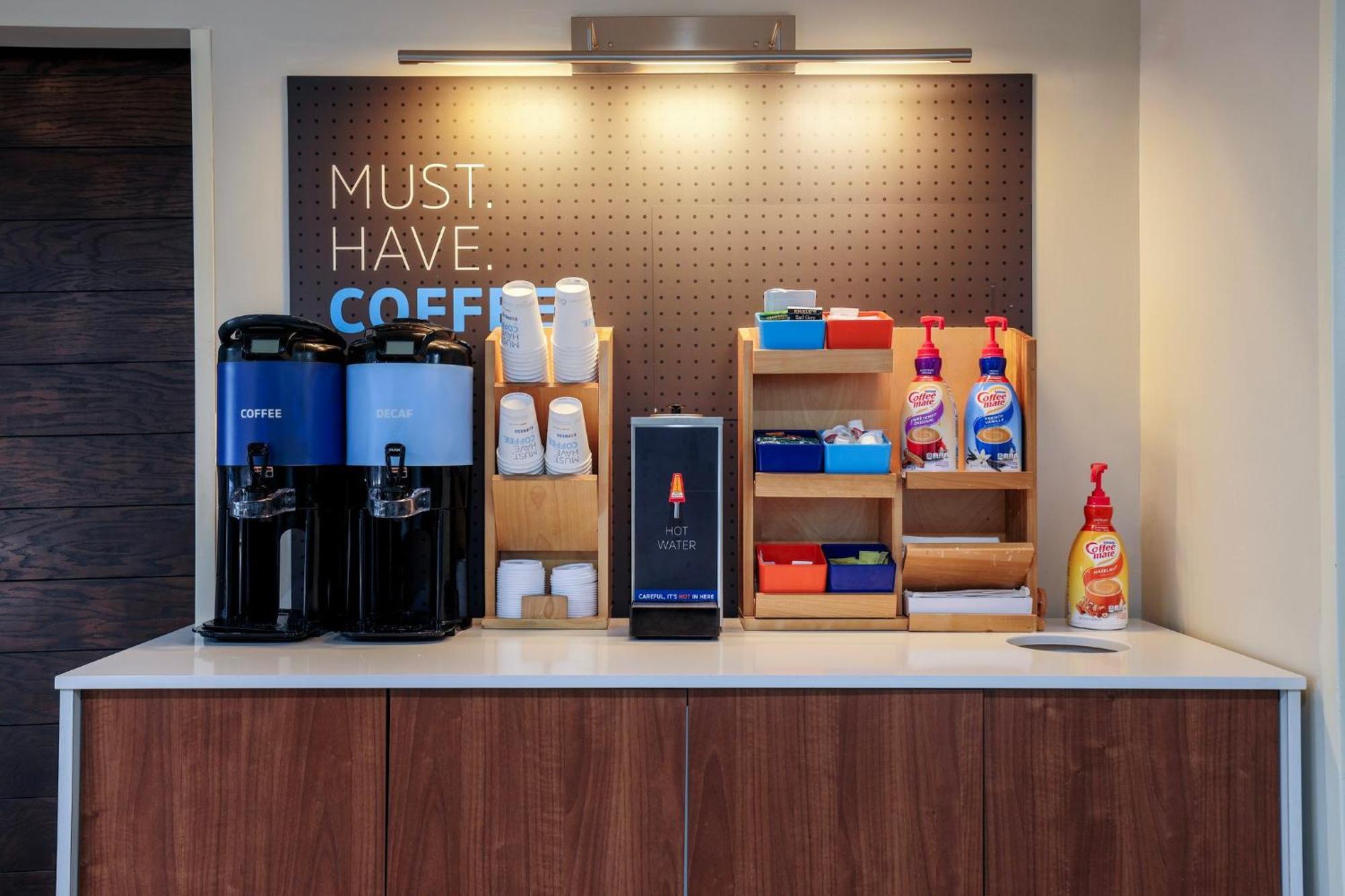 Holiday Inn Express Burlington By Ihg Εξωτερικό φωτογραφία