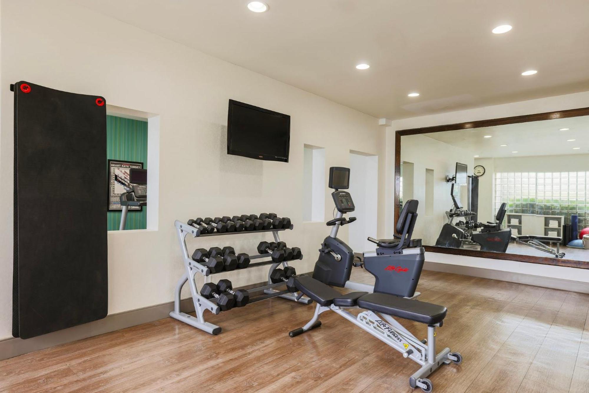 Holiday Inn Express Burlington By Ihg Εξωτερικό φωτογραφία