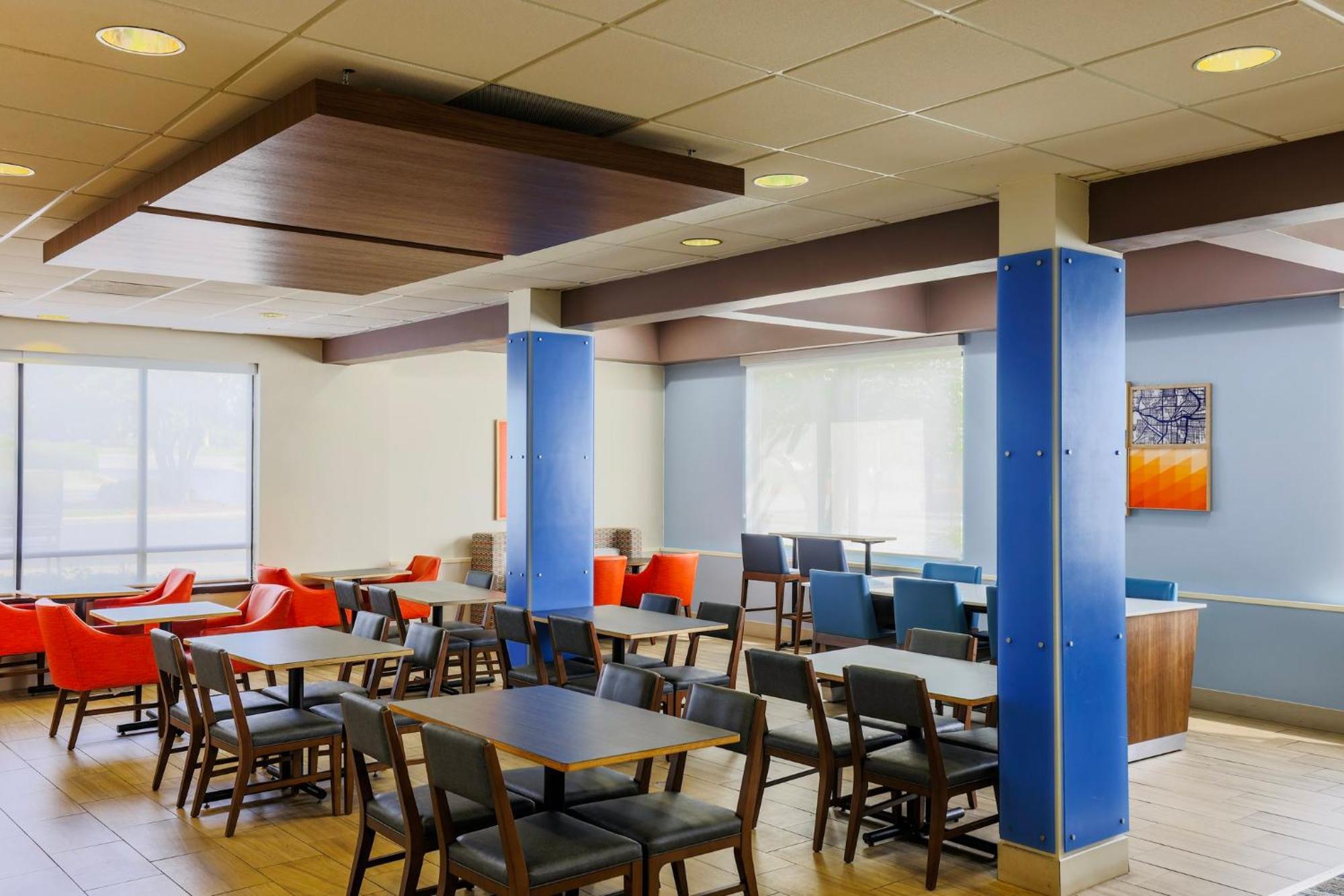 Holiday Inn Express Burlington By Ihg Εξωτερικό φωτογραφία
