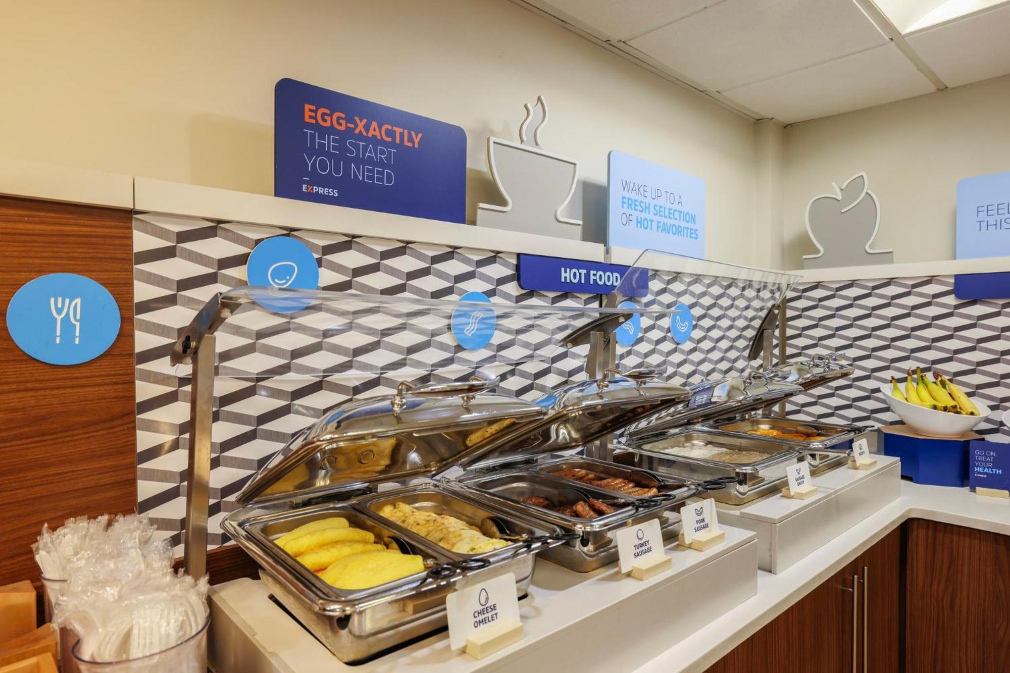 Holiday Inn Express Burlington By Ihg Εξωτερικό φωτογραφία